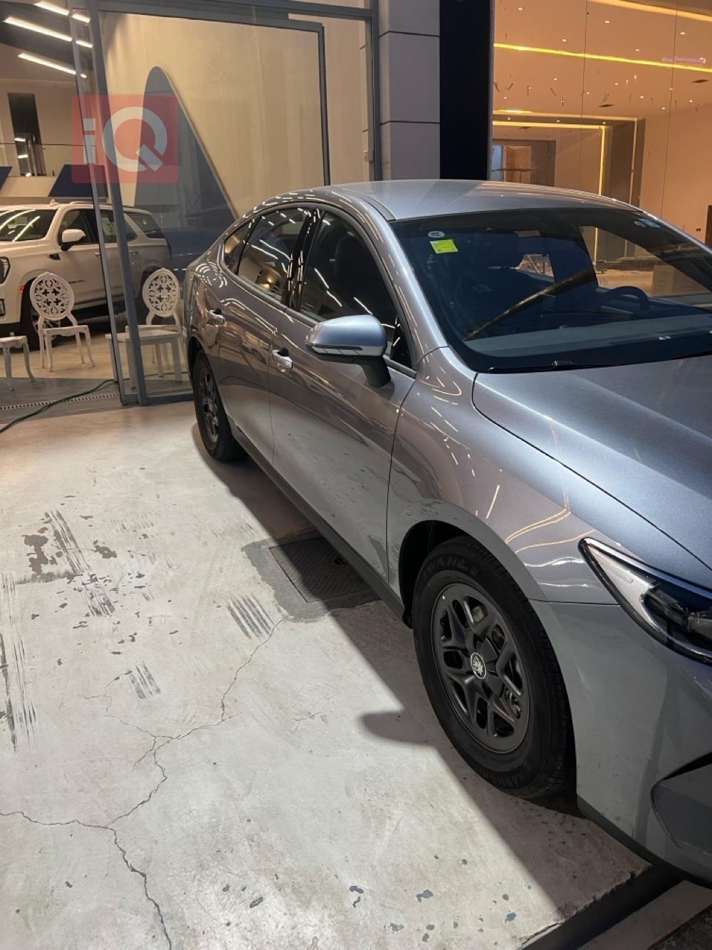 بی وای دی Qin Plus